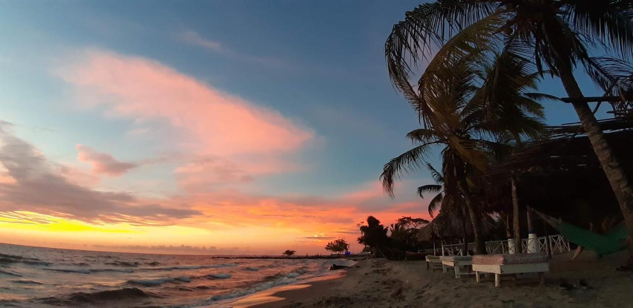 ホテル Mar Amar Casa De Playa Coveñas エクステリア 写真